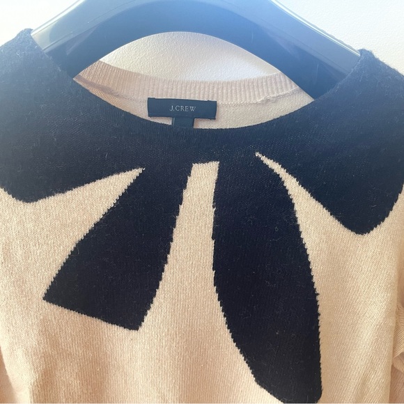j. crew knit crewneck with black bow tie. size: xs - Picture 4 of 4